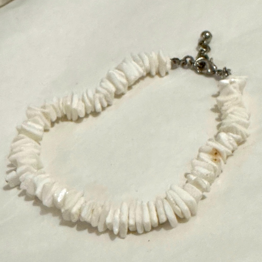 Handmade Vintage White Beautiful White Chip Puka Shell Surfer Ankle.